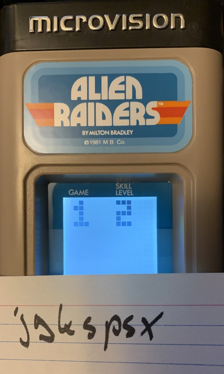 jgkspsx: Alien Raiders [Game 1-2] (Microvision) 90 points on 2022-04-04 22:24:51
