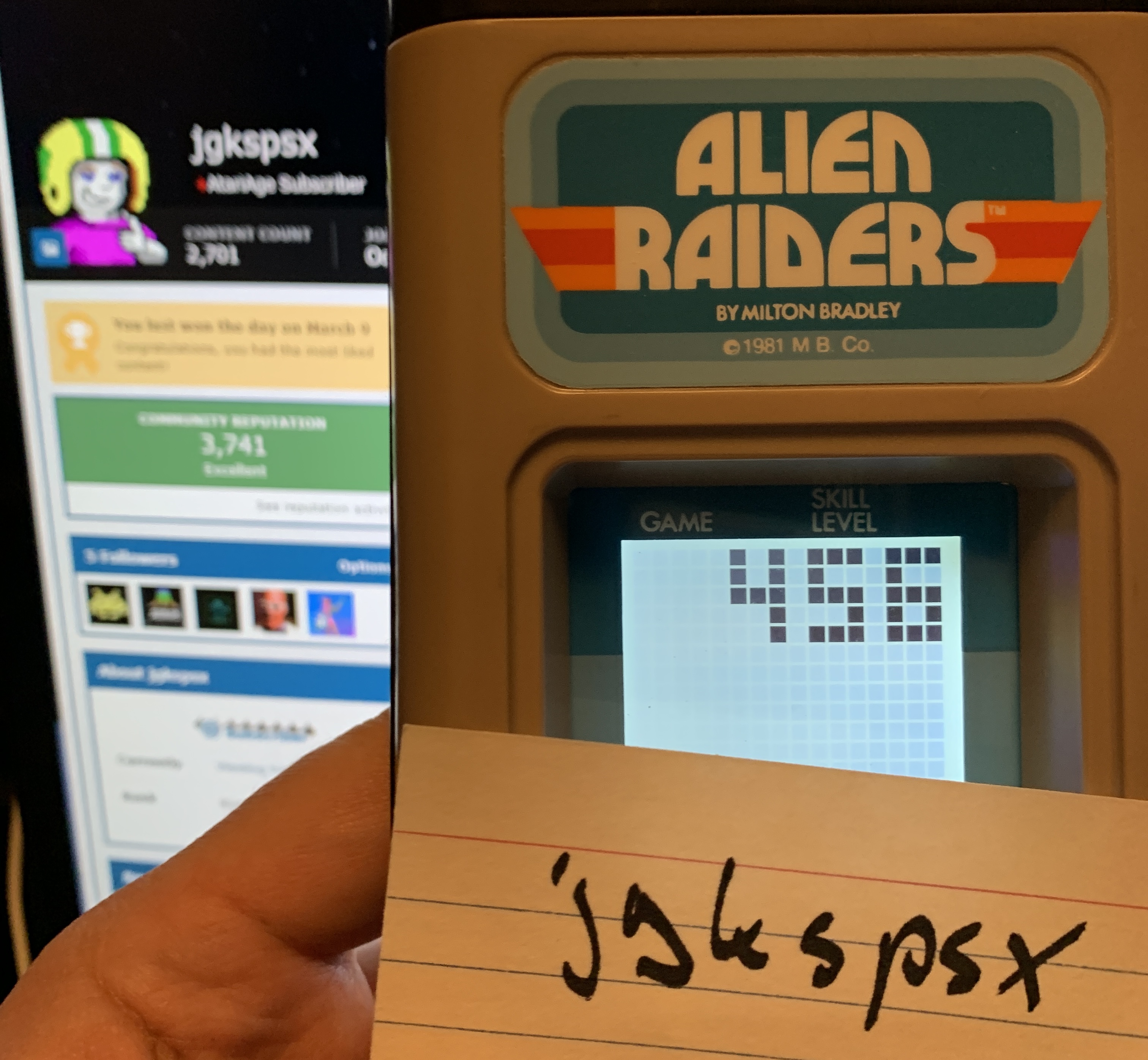 jgkspsx: Alien Raiders [Game 1-1] (Microvision) 456 points on 2022-03-30 23:19:43