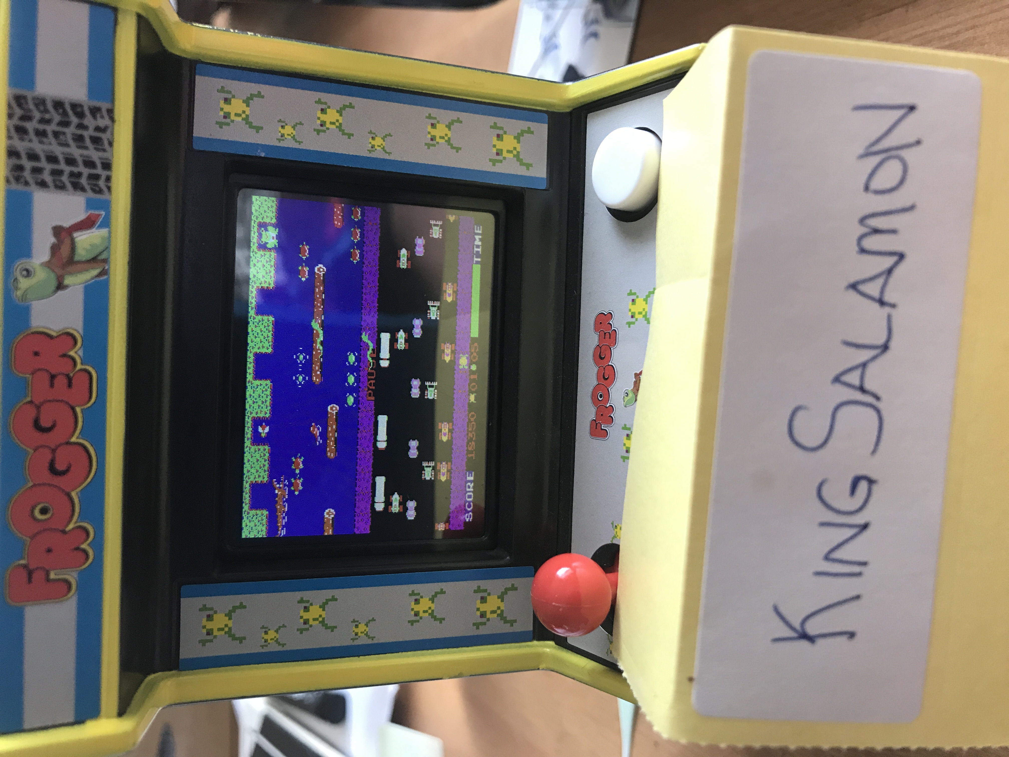 KingSalamon: Arcade Classics 06: Frogger (Dedicated Handheld) 18,350 points on 2018-05-06 11:41:19