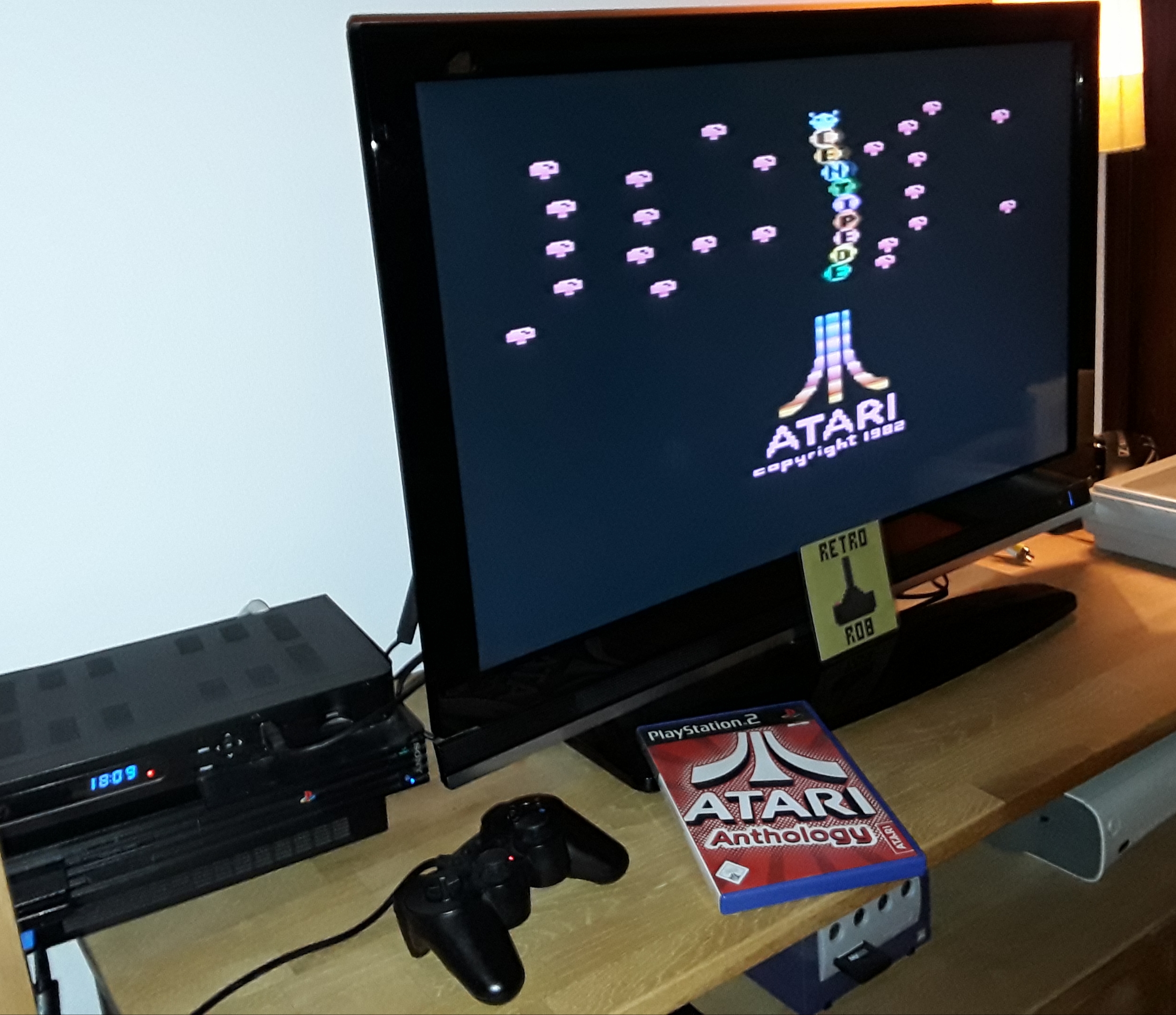 RetroRob: Atari Anthology: Centipede - Home Version (Playstation 2) 19,889 points on 2019-01-29 10:12:30