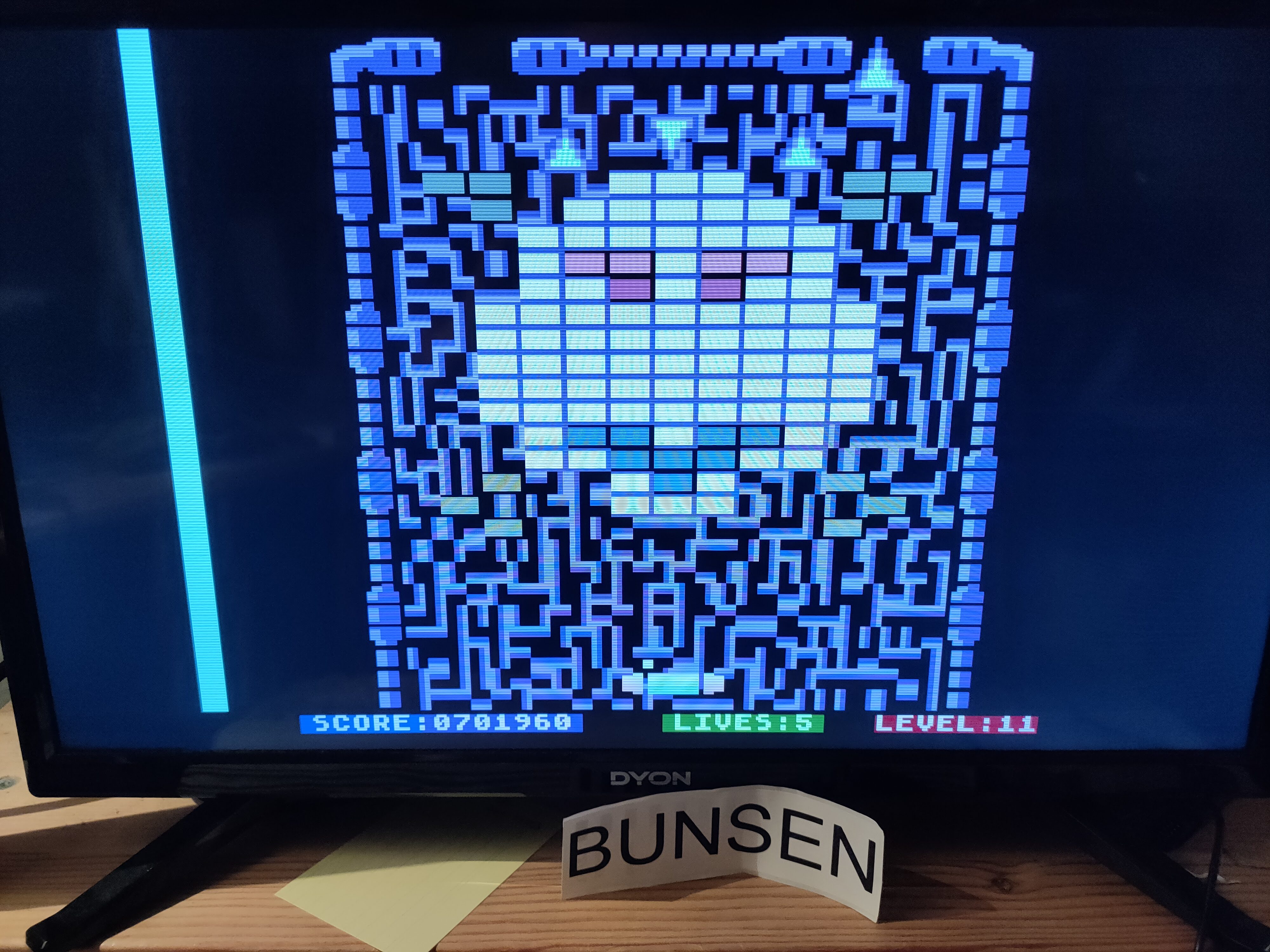 Bunsen: Break it! Reloaded 2022 (Atari 400/800/XL/XE Emulated) 701,906 points on 2022-11-23 12:39:36