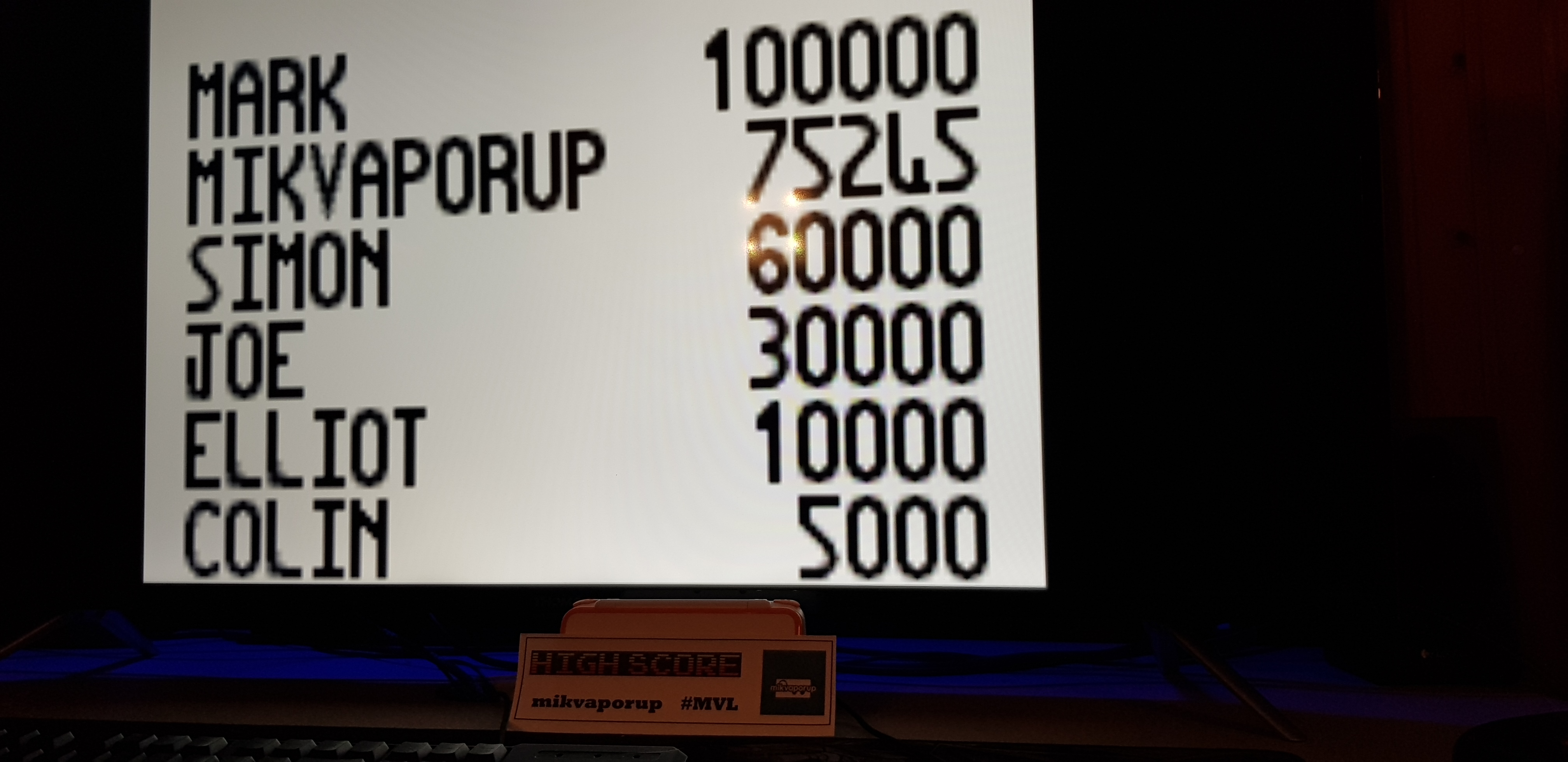 mikvaporup: Centipede (Game Boy Emulated) 75,245 points on 2019-10-14 13:22:14