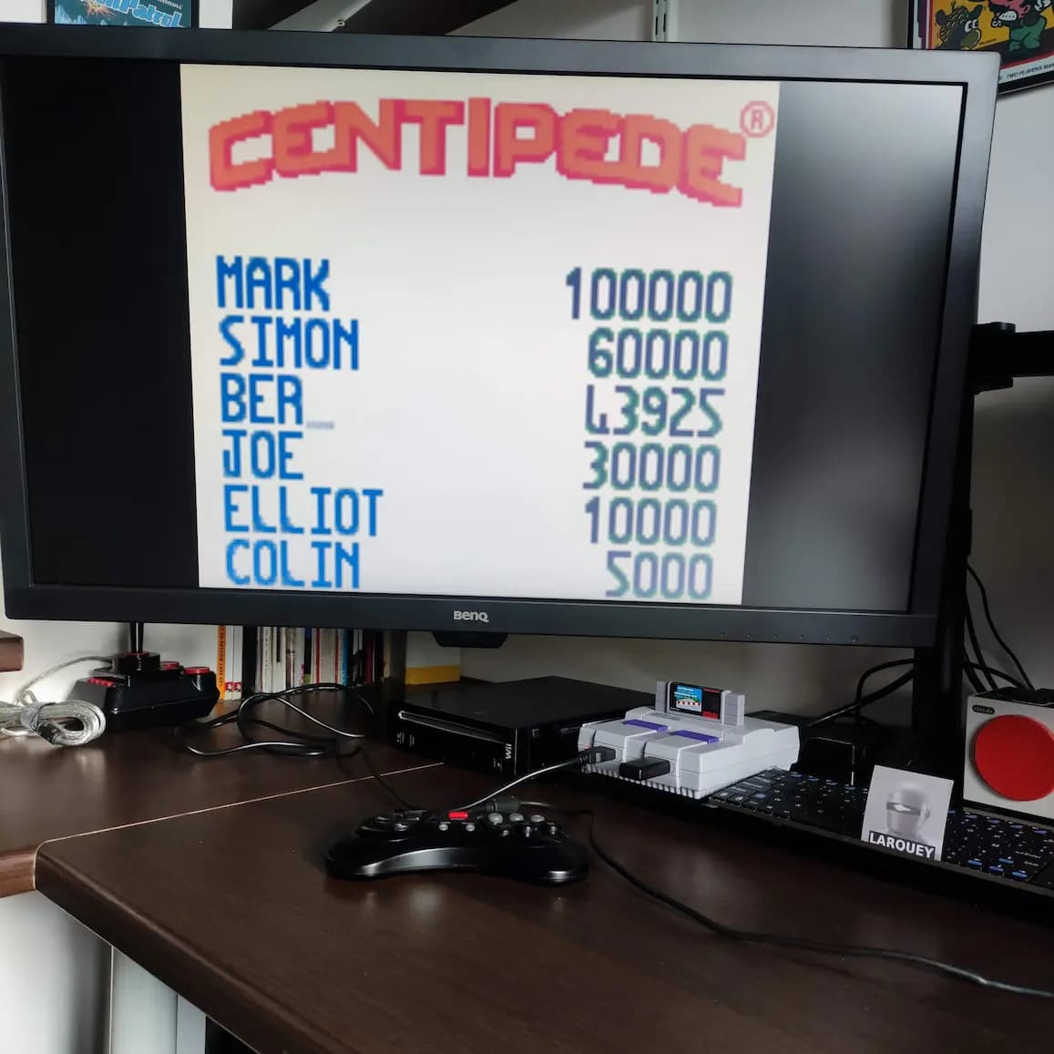 Larquey: Centipede: Standard (Game Boy Color Emulated) 43,925 points on 2022-12-04 09:52:20