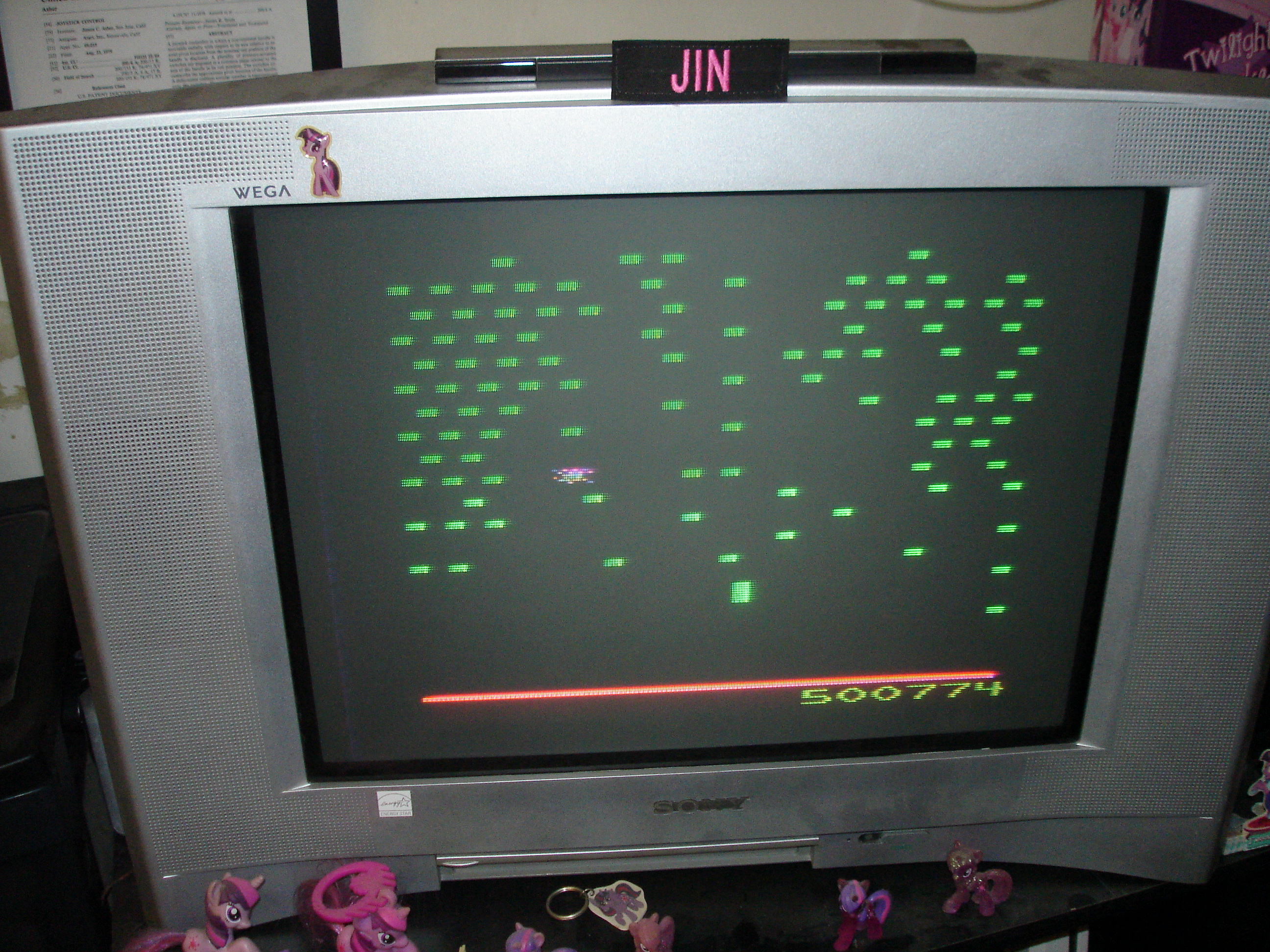 Jin: Centipede TB (Atari 2600) 500,774 points on 2017-03-30 11:36:32
