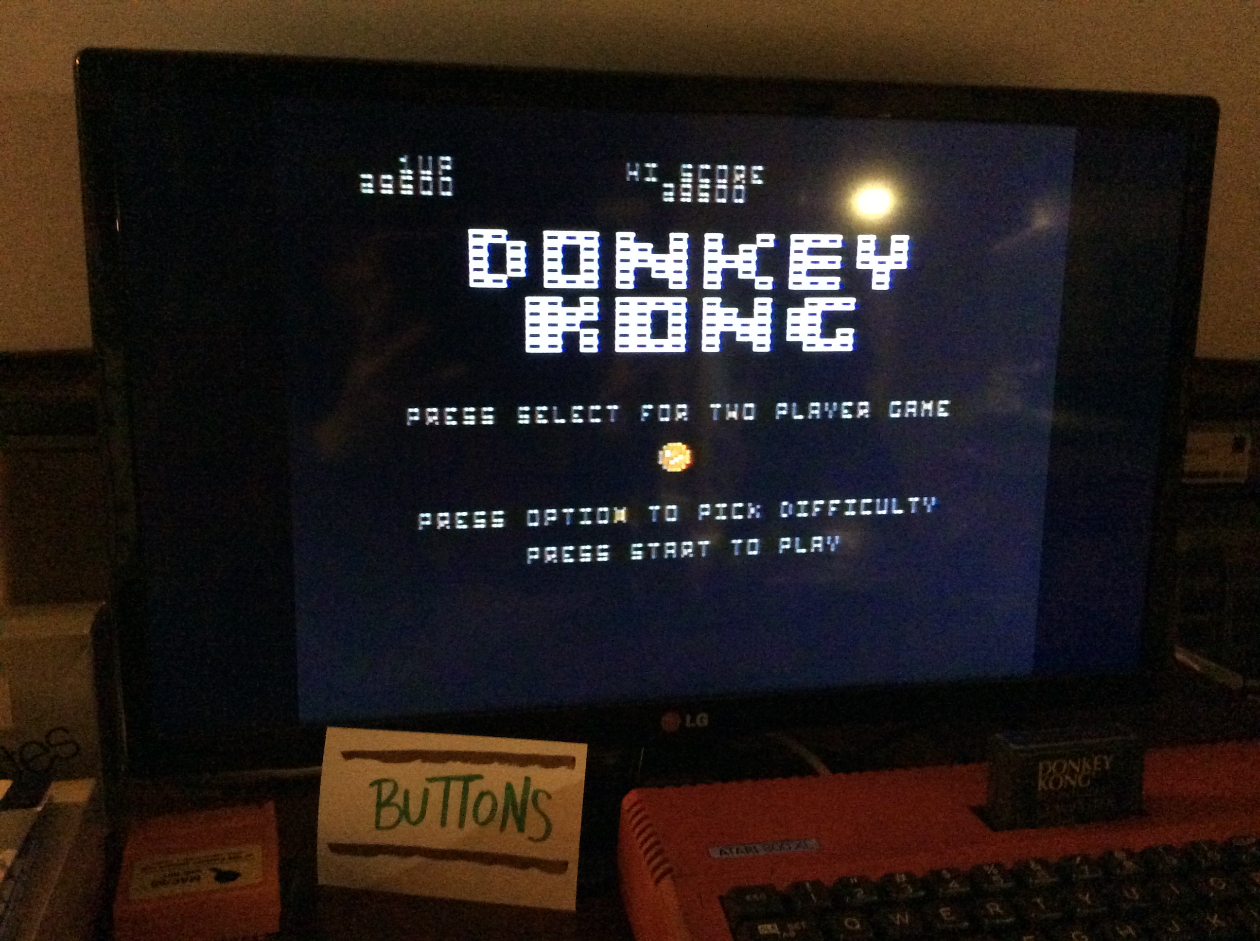 Buttons: Donkey Kong (Atari 400/800/XL/XE) 29,500 points on 2019-12-18 20:45:54
