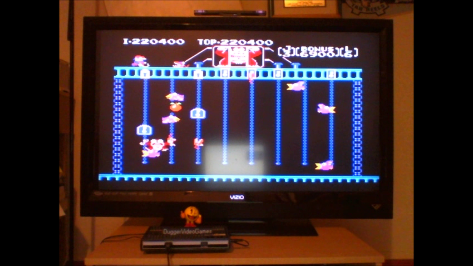 DuggerVideoGames: Donkey Kong Jr [1 Life] (NES/Famicom Emulated) 220,400 points on 2016-08-22 11:51:09