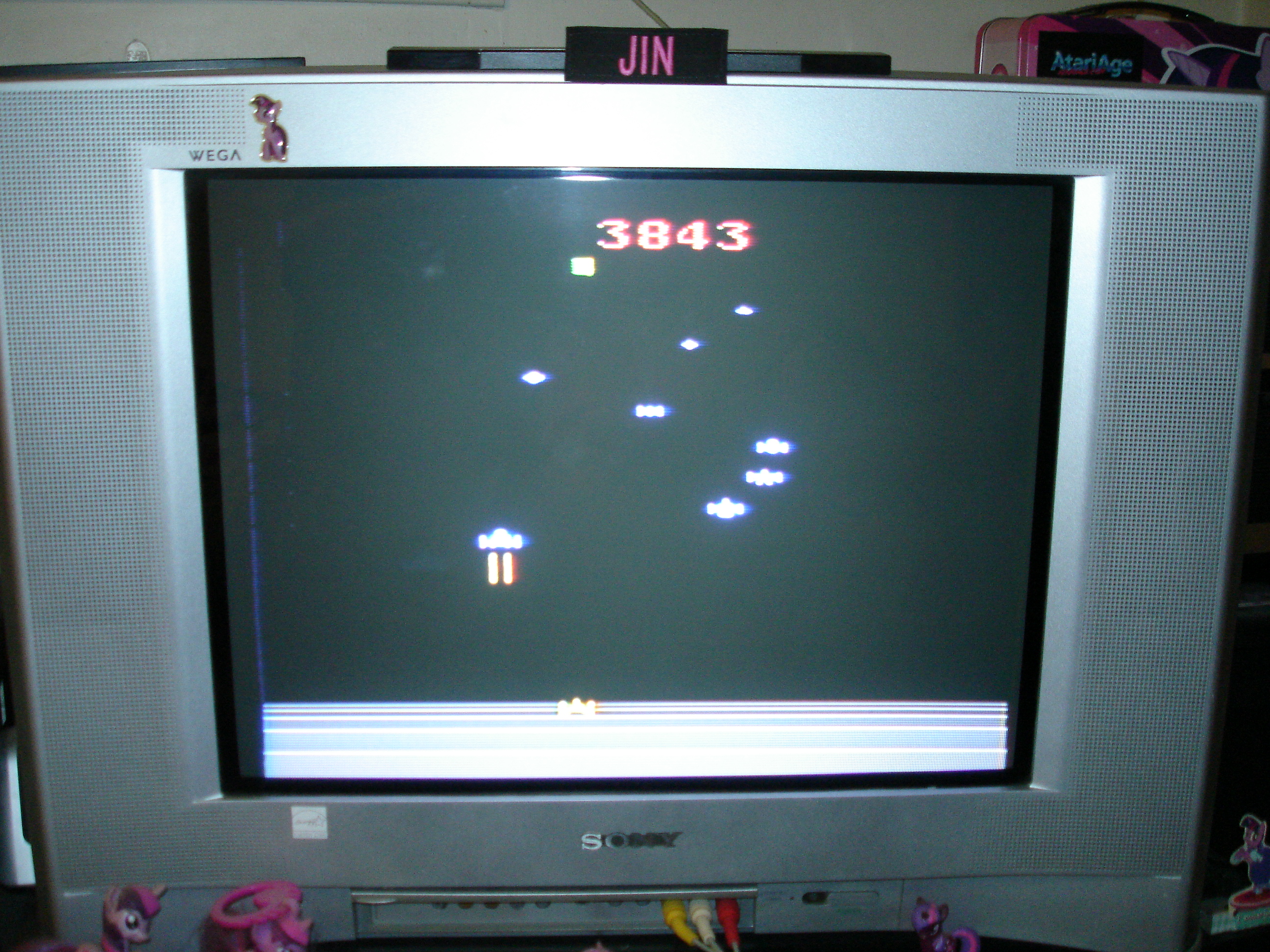 Jin: Encounter at L5 (Atari 2600 Novice/B) 3,843 points on 2017-04-23 21:43:58