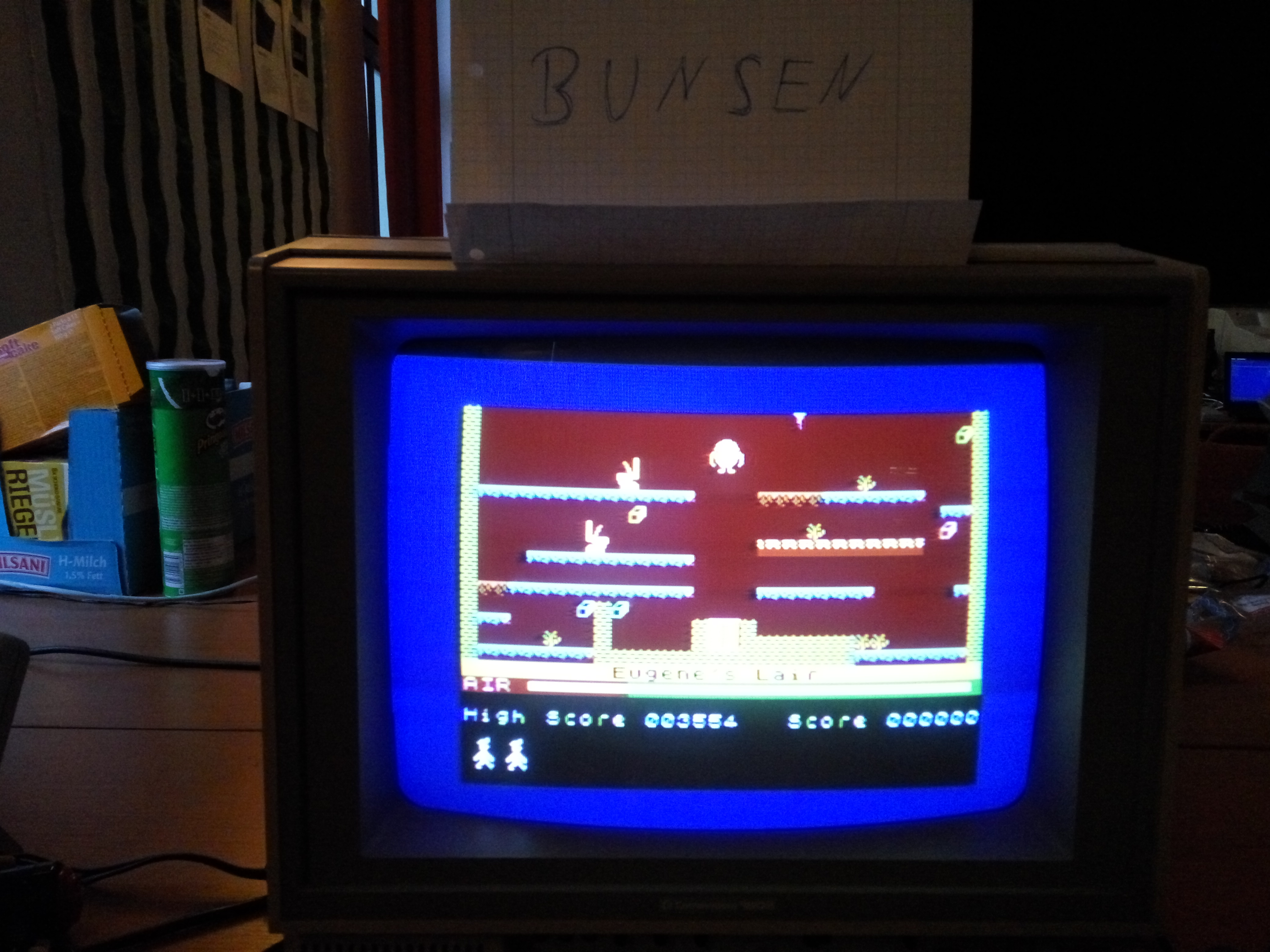 Bunsen: Manic Miner (Atari 400/800/XL/XE) 3,554 points on 2016-09-03 01:40:42