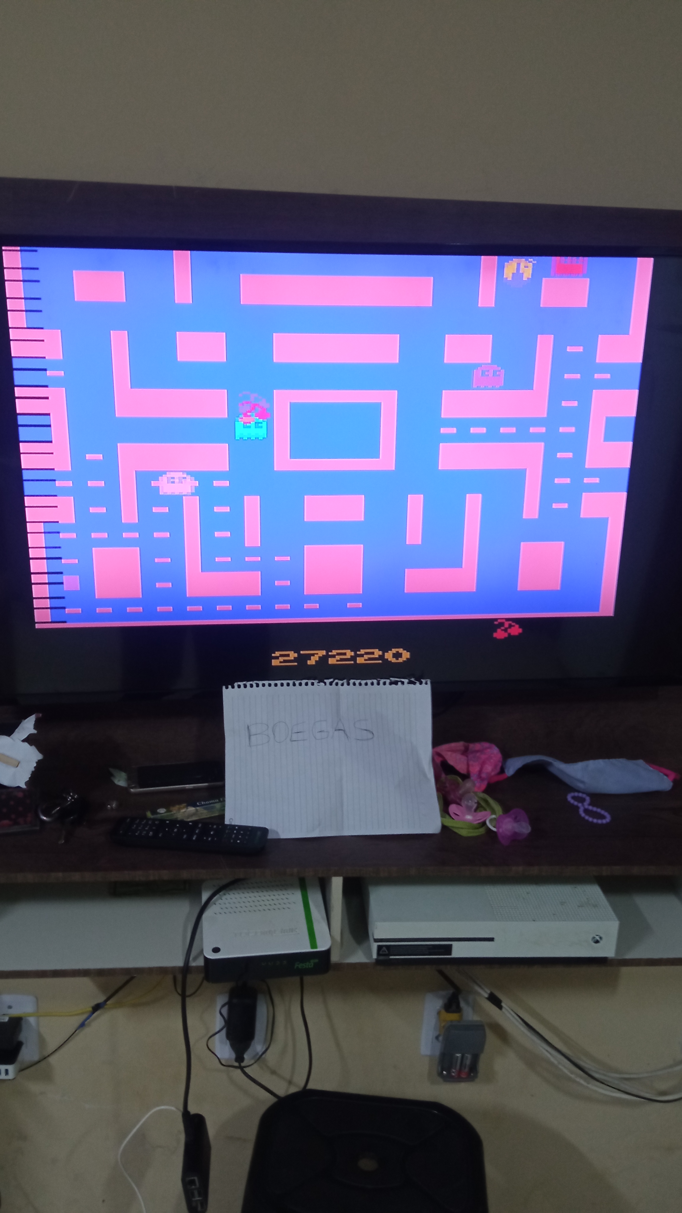 Boegas: Ms. Pac-Man [Strawberry Start] (Atari 2600 Emulated Novice/B Mode) 27,220 points on 2021-11-25 14:21:56