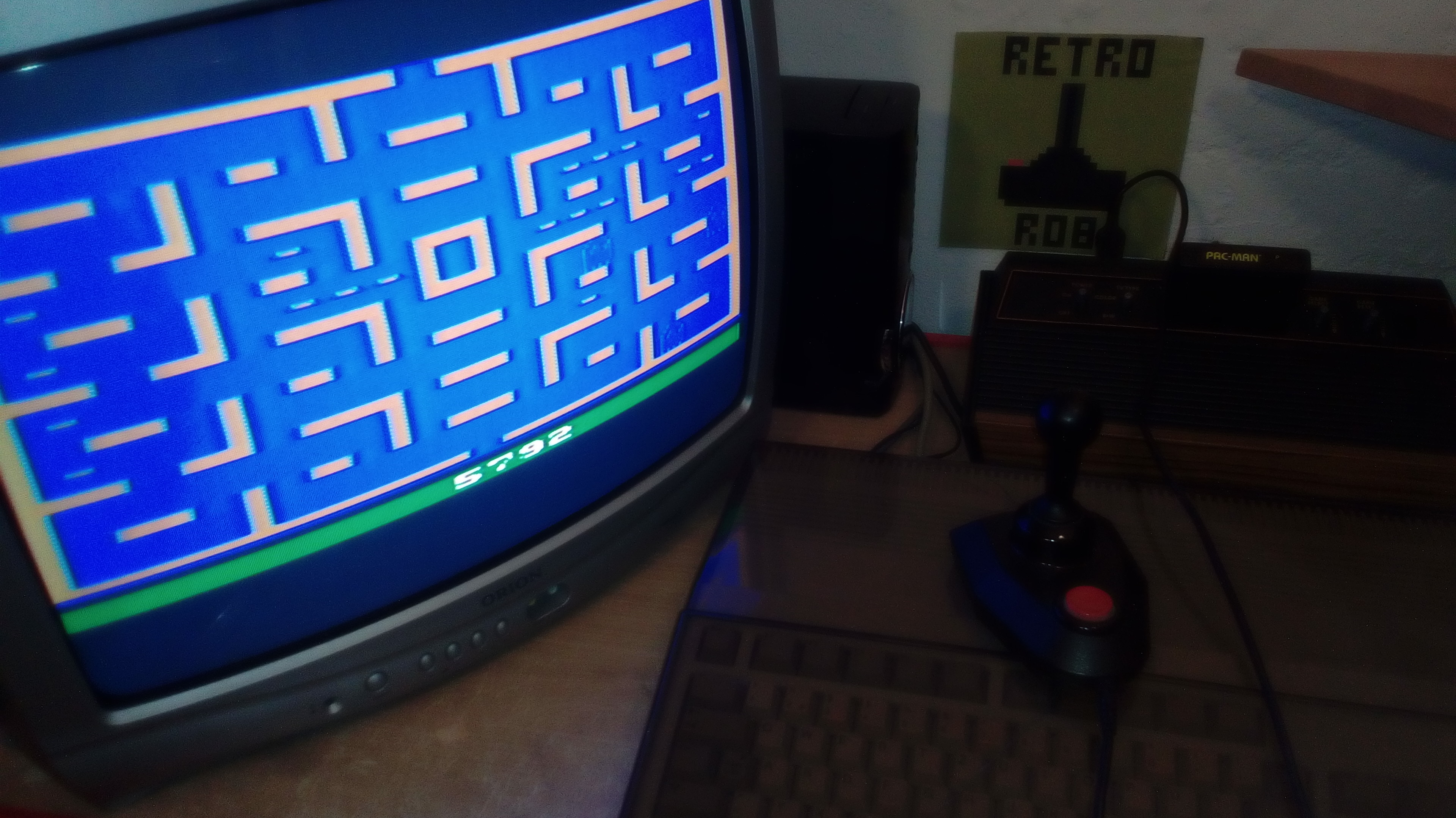 RetroRob: Pac-Man (Atari 2600 Novice/B) 5,792 points on 2022-03-06 13:30:52