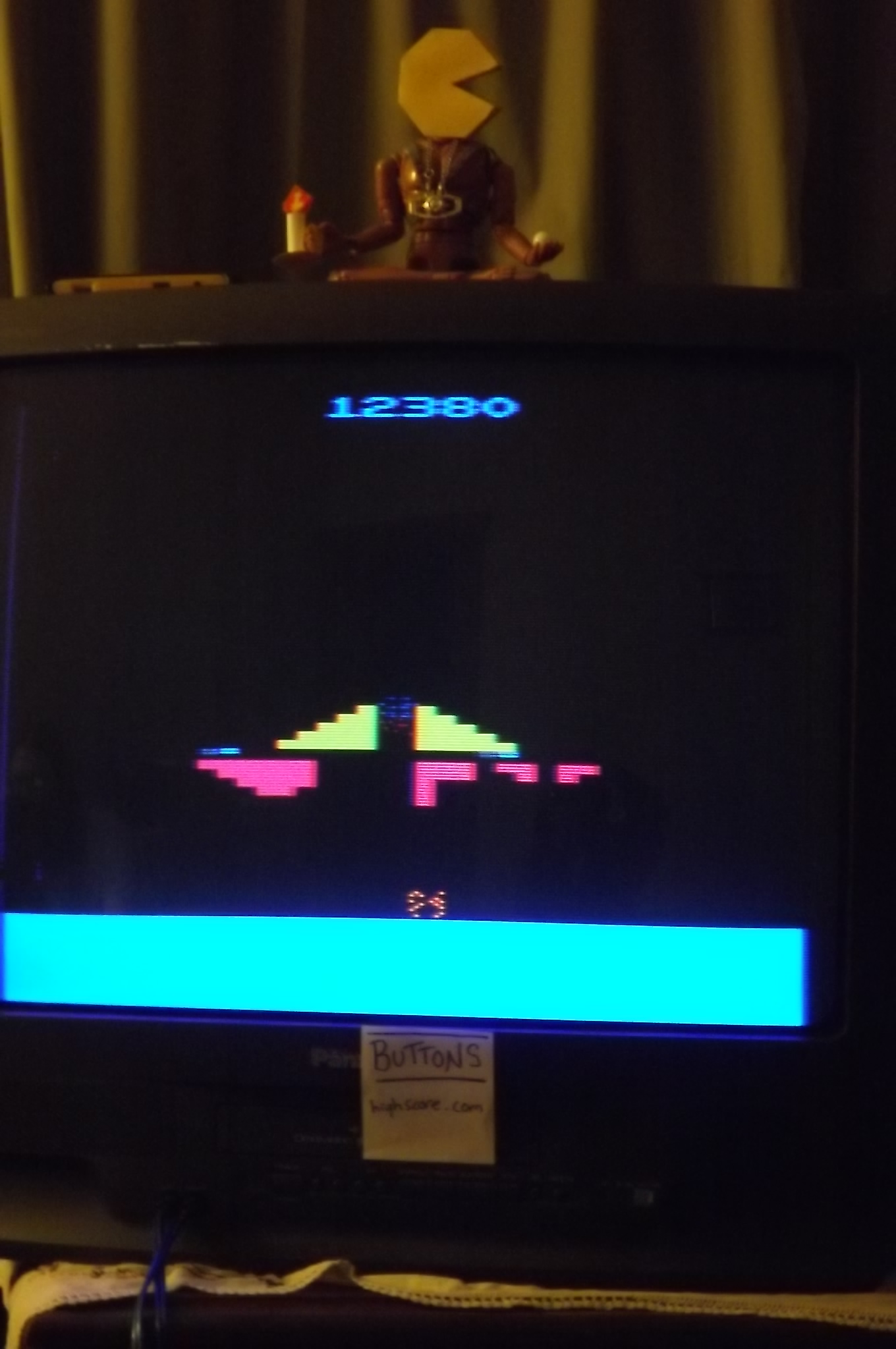 Buttons: Phoenix (Atari 2600 Expert/A) 12,380 points on 2016-12-15 06:27:47