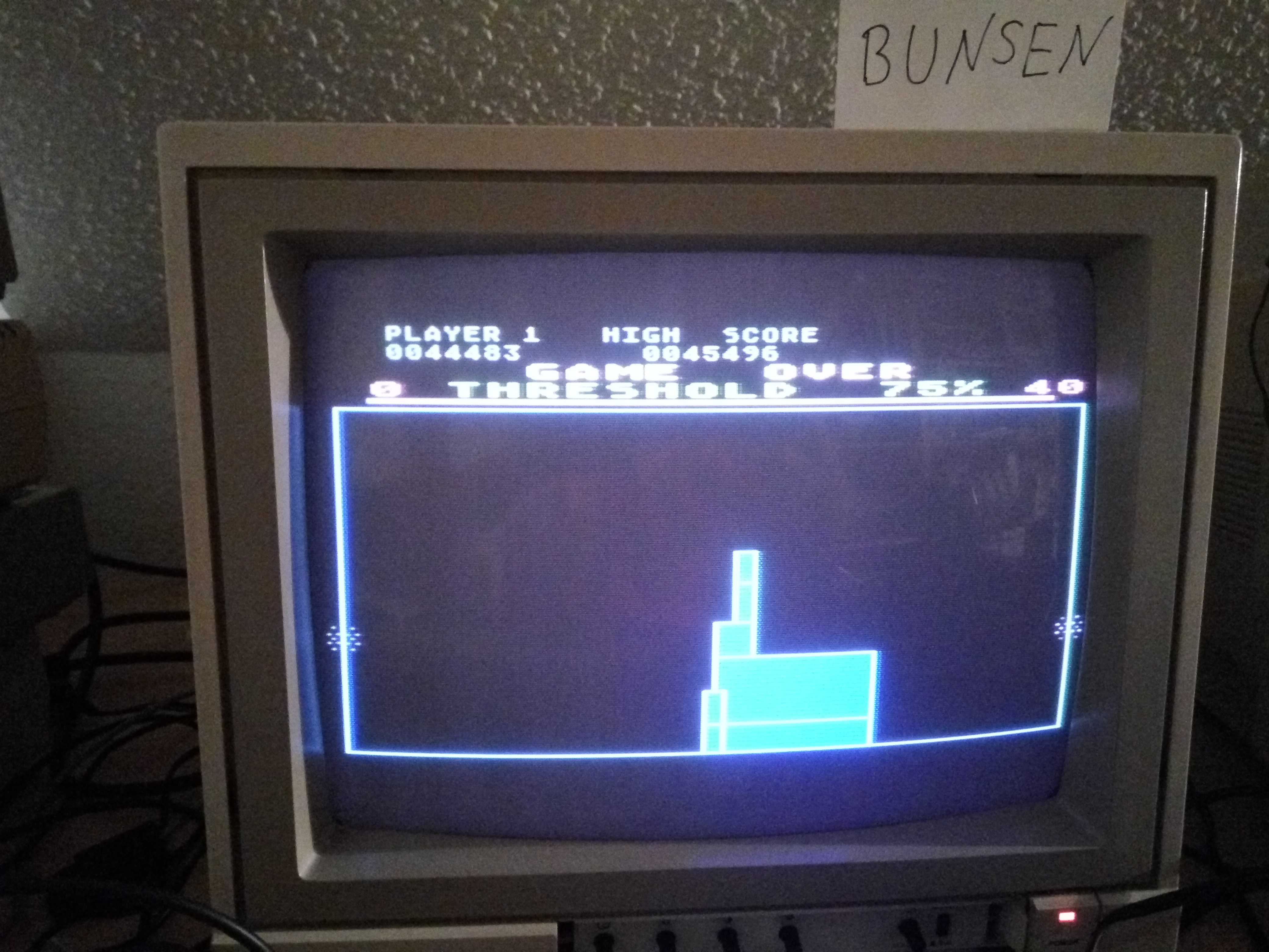 Bunsen: Qix (Atari 400/800/XL/XE) 45,496 points on 2016-09-04 11:18:02