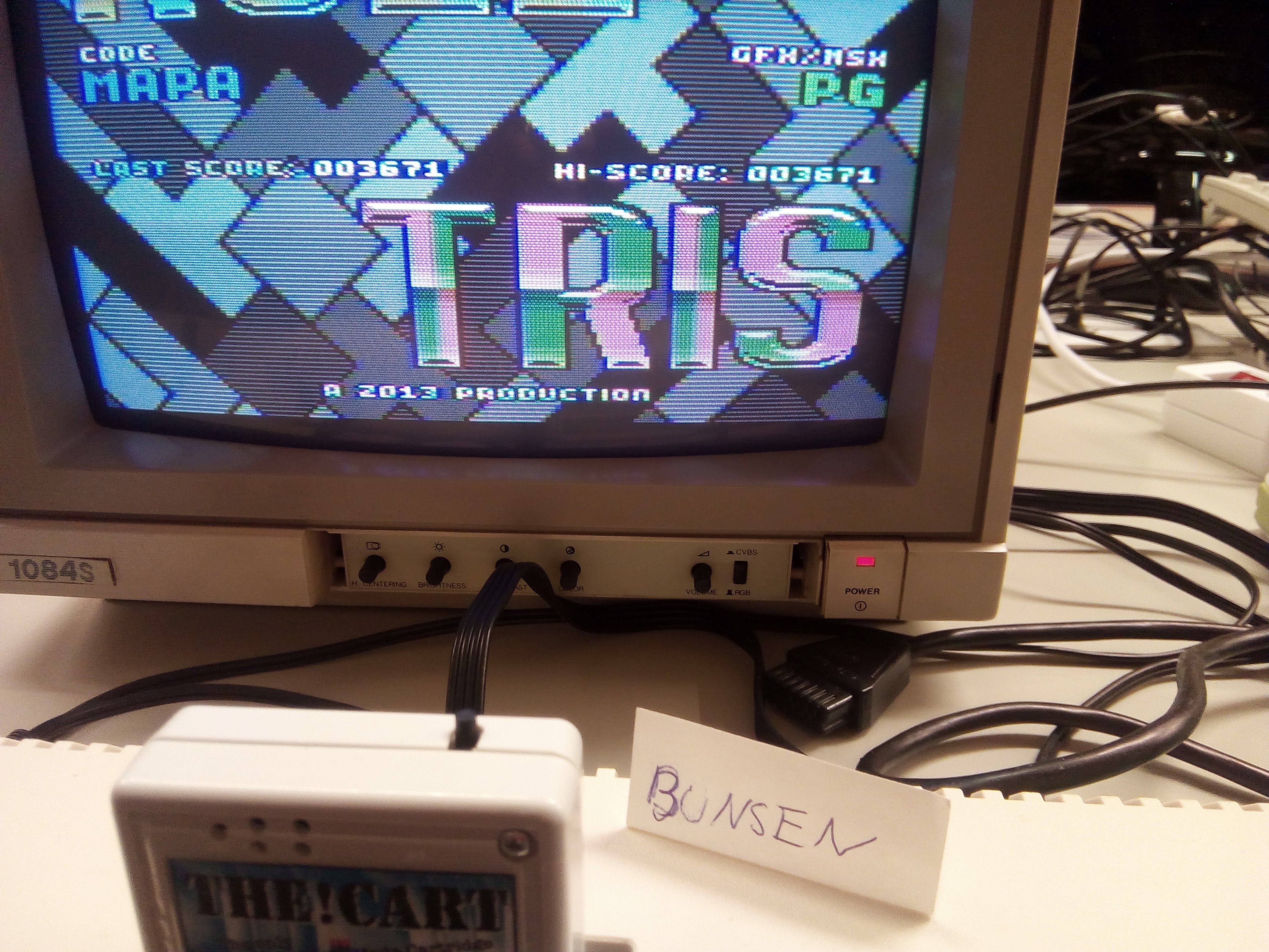 Bunsen: Rolltris (Atari 400/800/XL/XE) 3,671 points on 2018-01-20 08:03:12