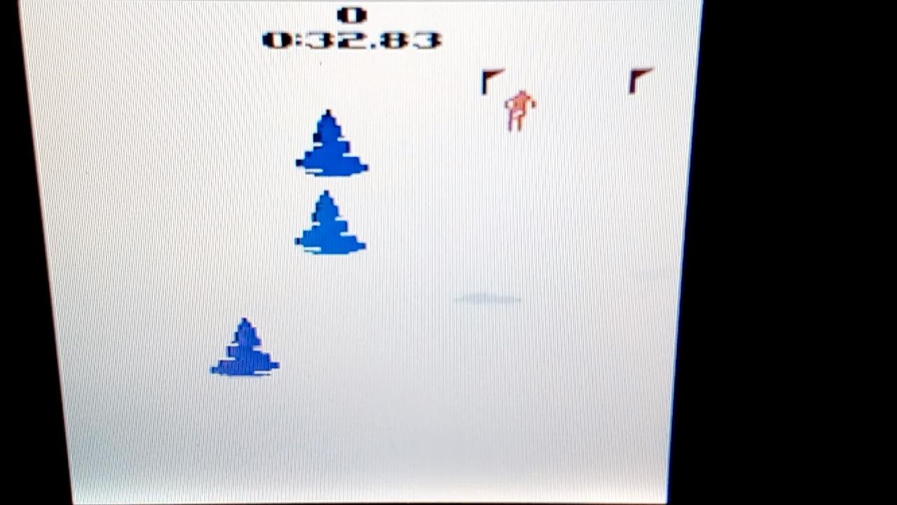 RetroRob: Skiing: Game 1 (Atari 2600 Novice/B) 0:00:32.83 points on 2022-02-13 11:40:23