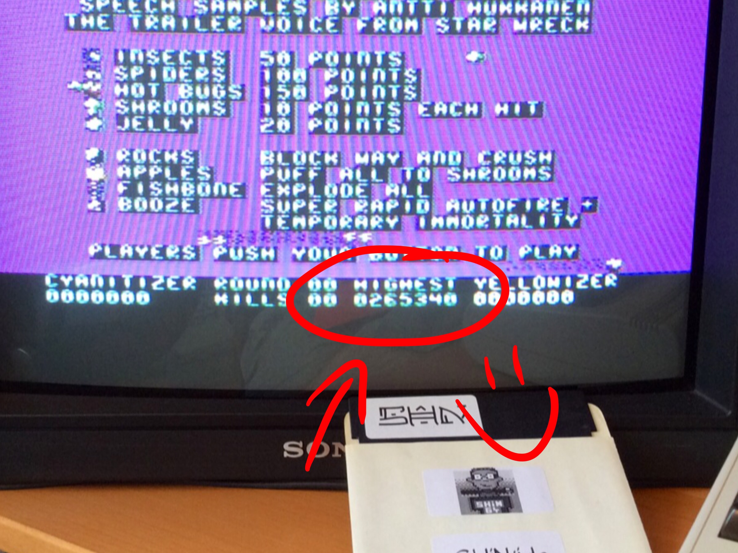 SHiNjide: Redrunner (Commodore 64) 265,340 points on 2014-07-10 05:07:25