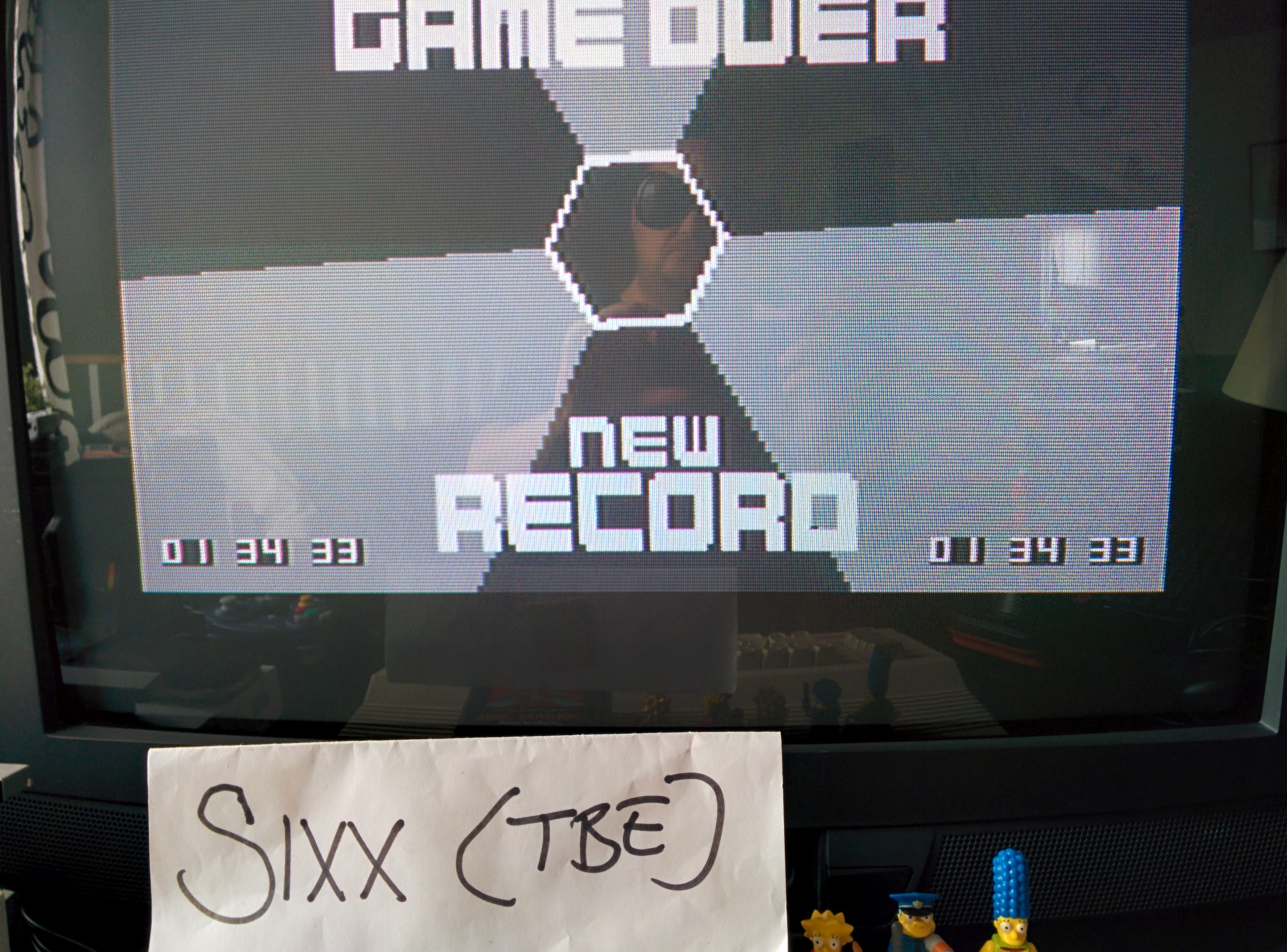 Sixx: Micro Hexagon (Commodore 64) 0:01:34.33 points on 2014-08-09 05:56:01