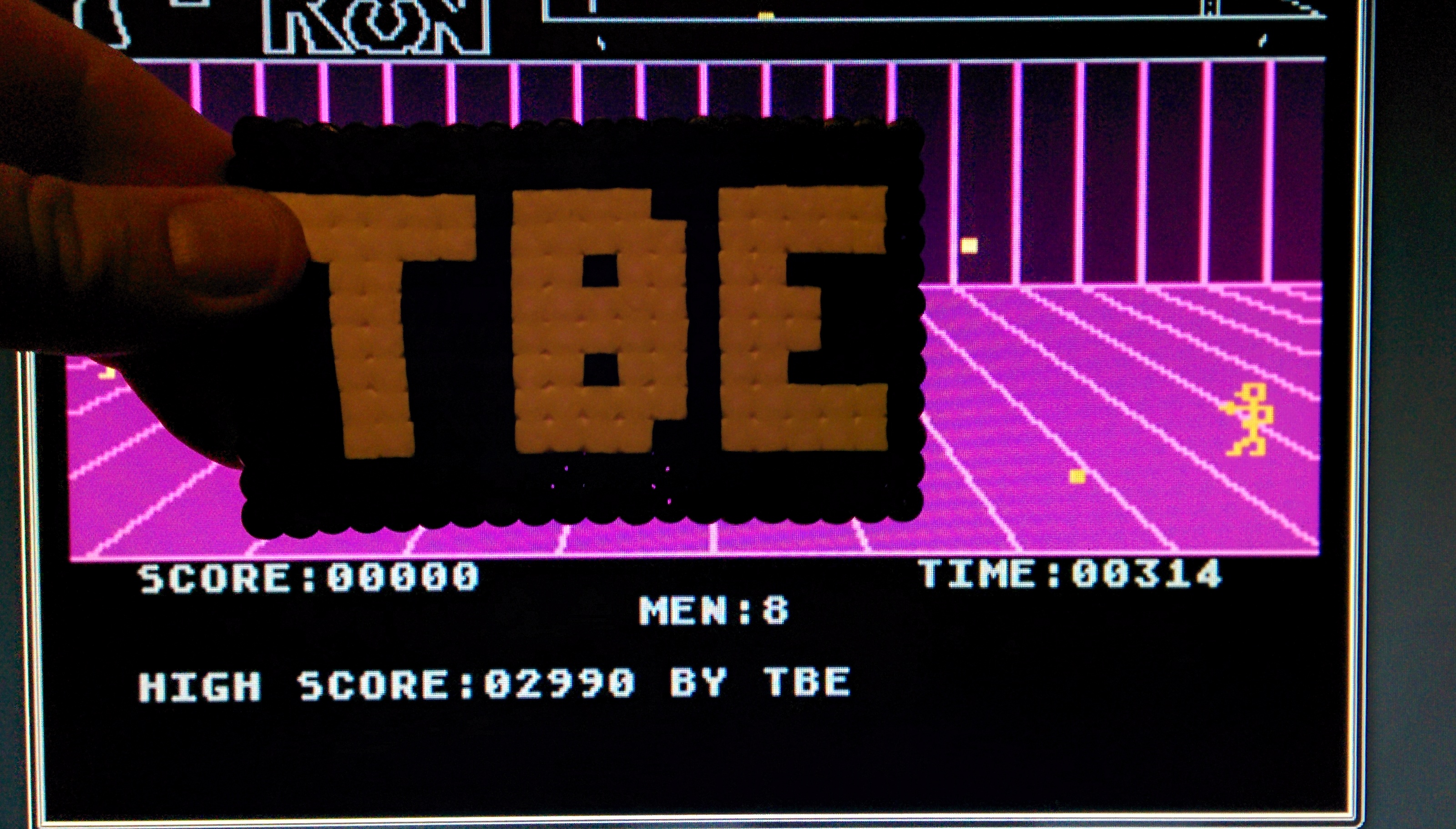 Sixx: Pyramid Run (Atari 400/800/XL/XE Emulated) 2,990 points on 2014-10-28 12:54:53