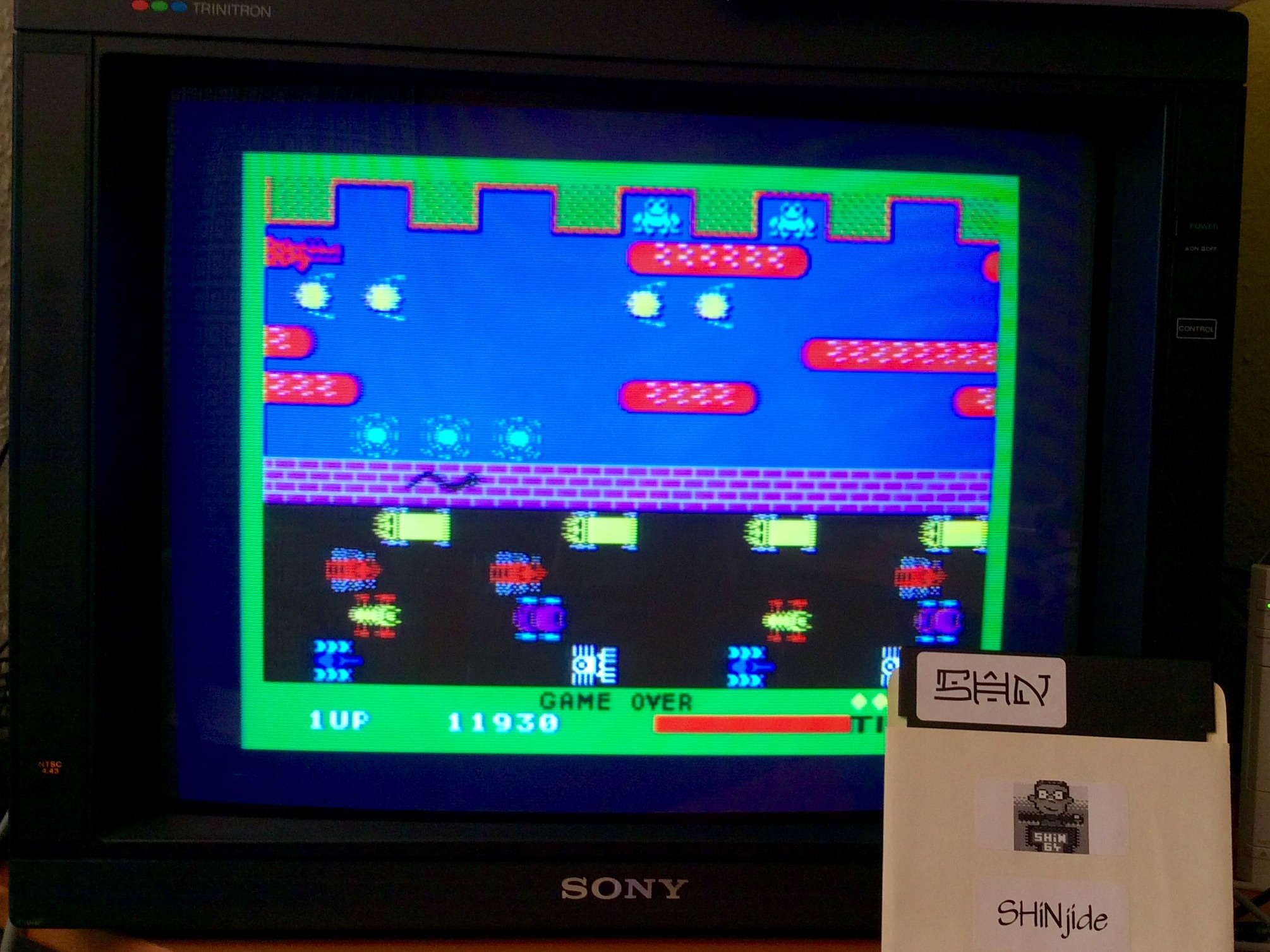 SHiNjide: Frogger (Colecovision Emulated) 11,930 points on 2015-01-03 05:38:56