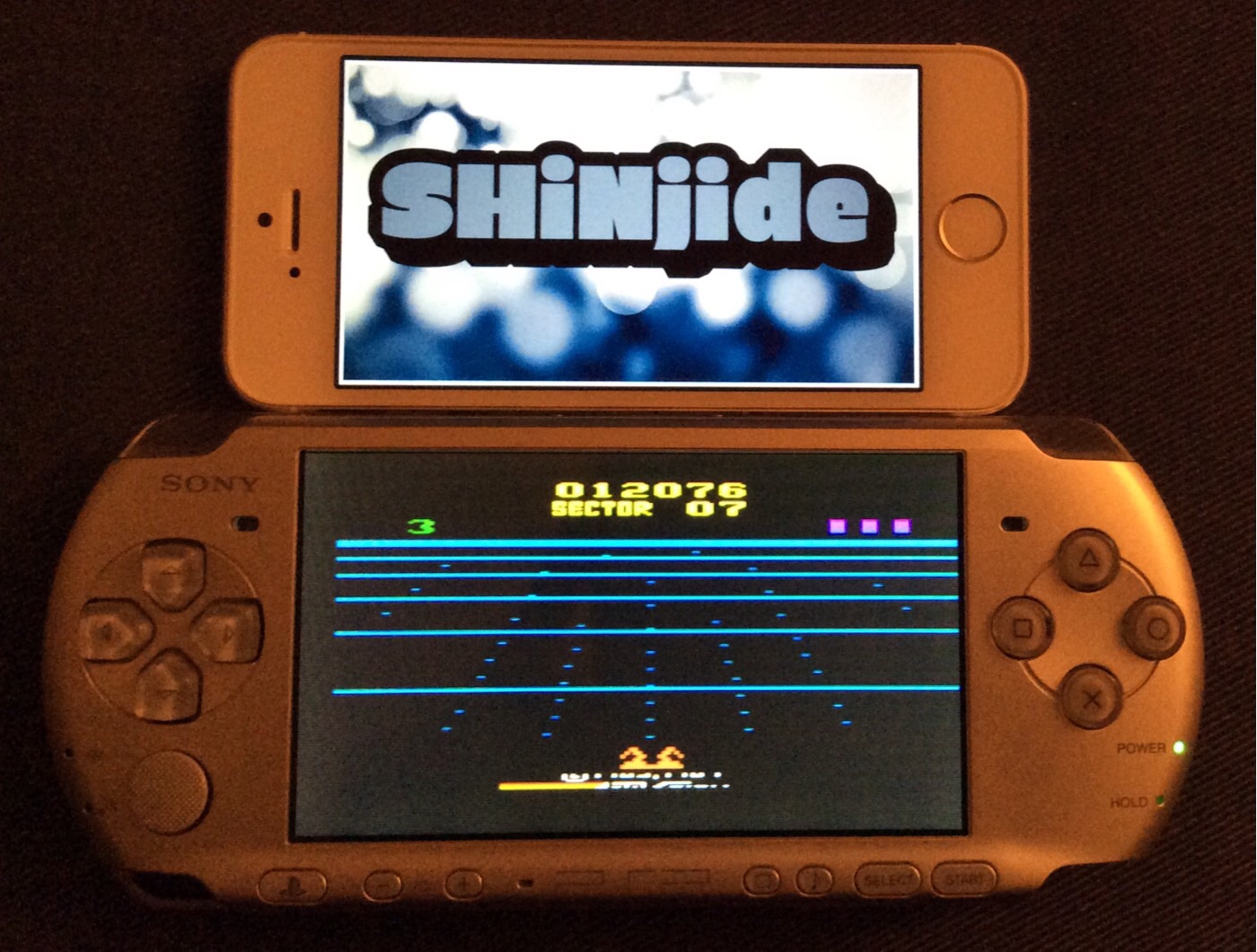 SHiNjide: Activision Hits Remixed: Beamrider (PSP) 12,076 points on 2015-01-06 15:15:36