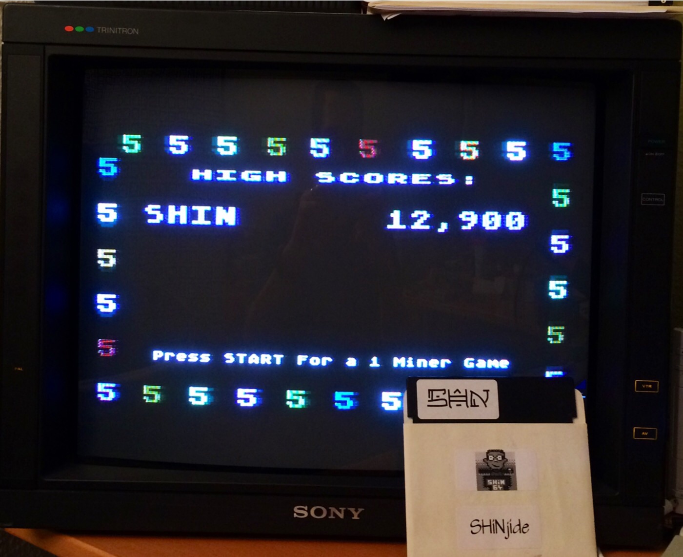 SHiNjide: Miner 2049er (Atari 400/800/XL/XE) 12,900 points on 2015-01-09 10:07:39