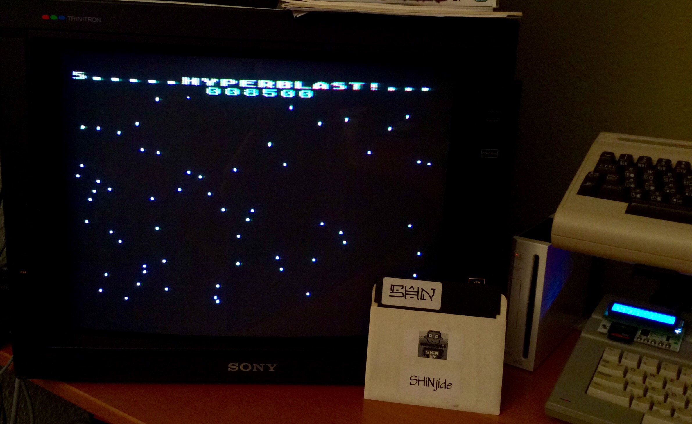 SHiNjide: Hyperblast (Atari 400/800/XL/XE) 8,500 points on 2015-01-26 14:09:41