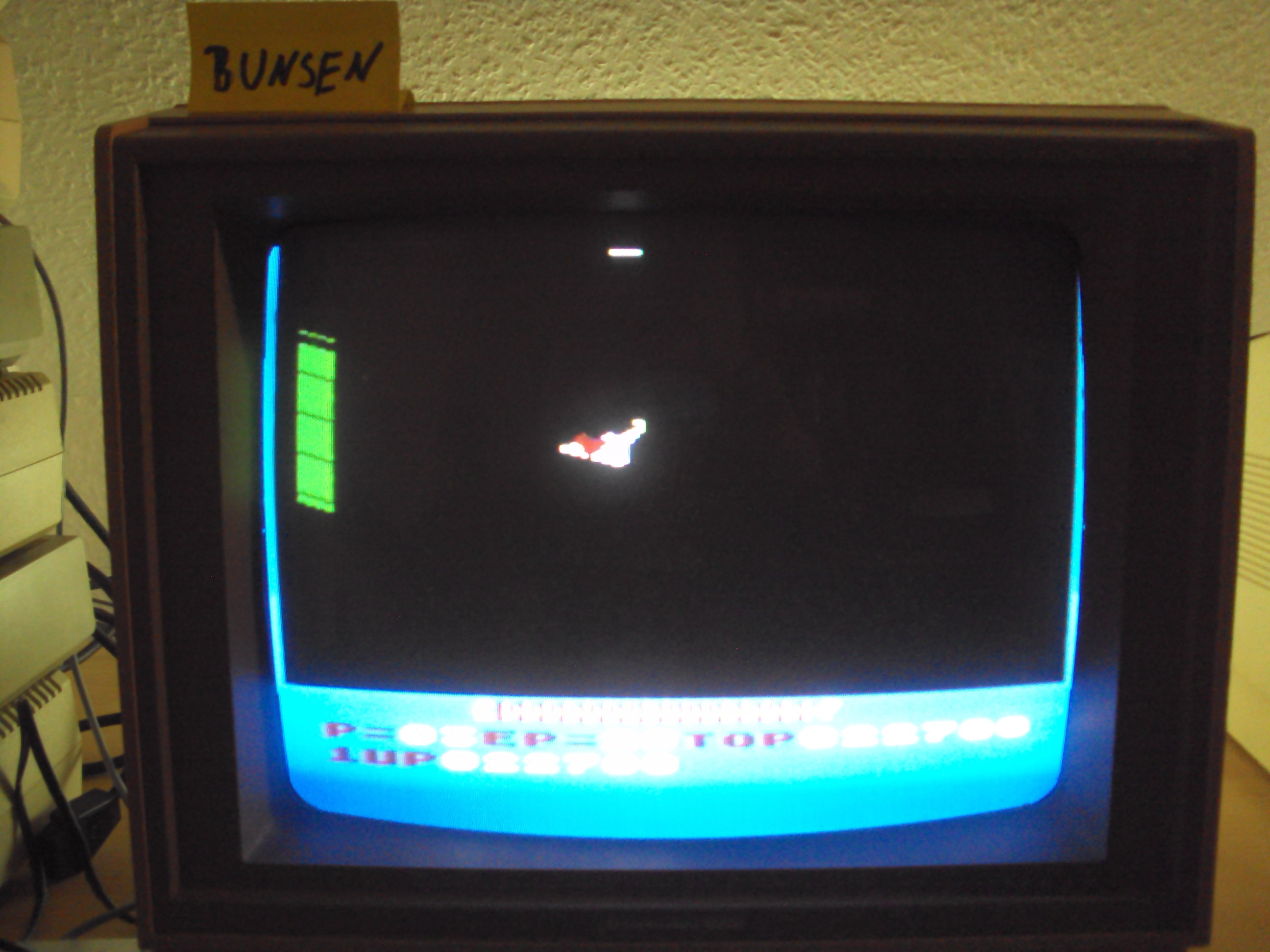 Bunsen: Zaxxon (Atari 400/800/XL/XE) 22,700 points on 2015-03-08 13:25:41