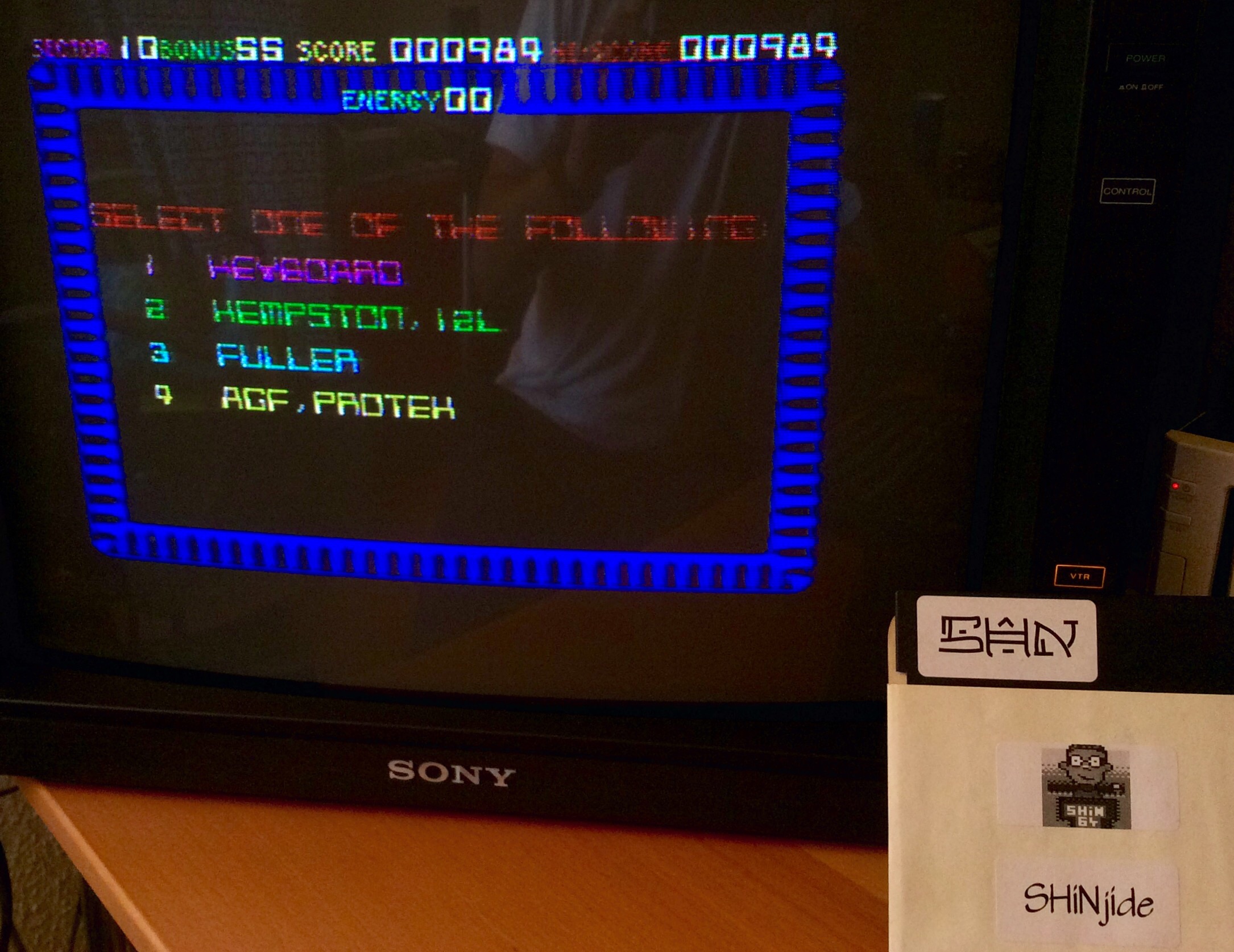 SHiNjide: Zip-Zap (ZX Spectrum) 984 points on 2015-06-21 12:07:24