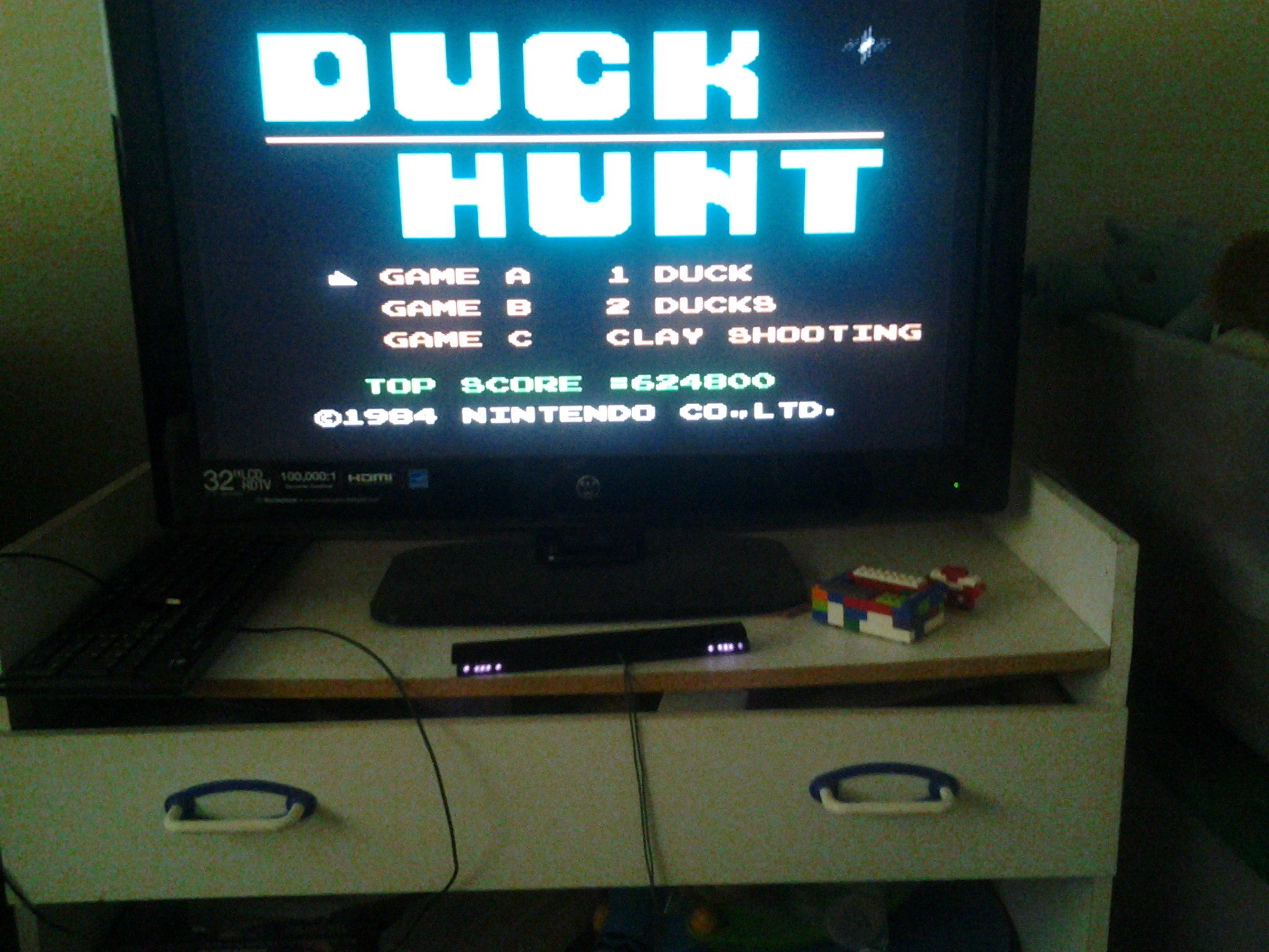 MatthewFelix: Duck Hunt: One Duck [Any Distance] (NES/Famicom Emulated) 624,800 points on 2014-04-26 14:11:44