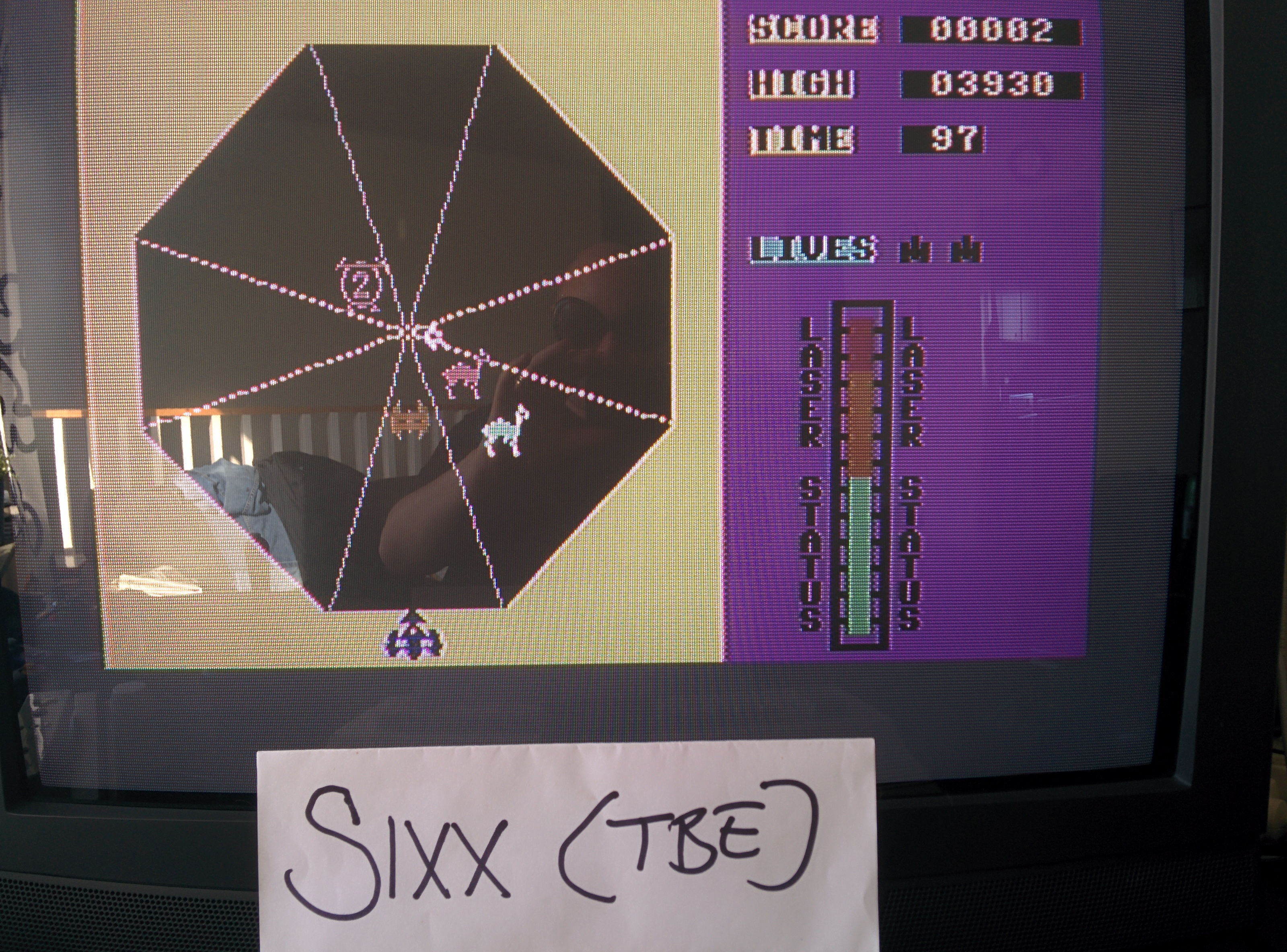 Sixx: Exodus (Commodore 64) 3,930 points on 2014-04-28 01:36:01